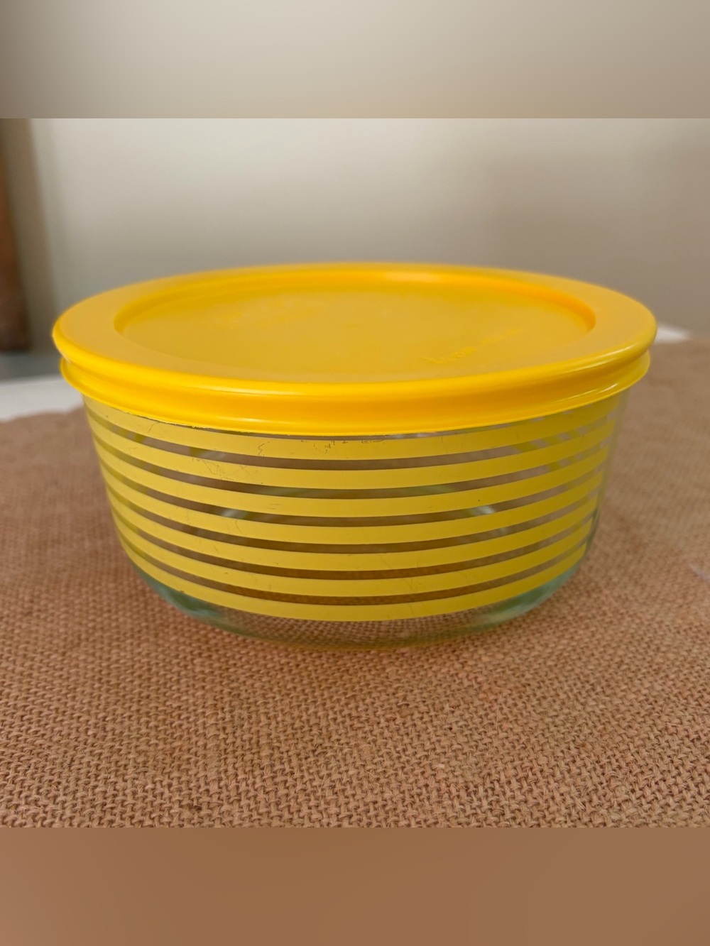Pyrex Stripes Lane Butterscotch Yellow 4-Cup Container💛